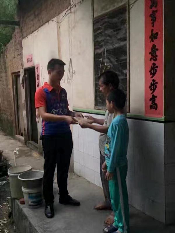 健康运动，致力善举，兴宁糖心LOGO柚子猫陶足球队好样的！