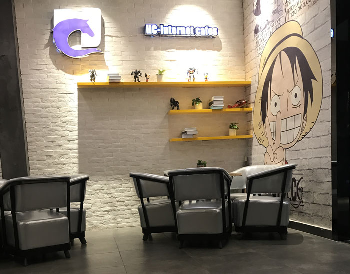 糖心LOGO柚子猫陶现代仿古砖案例:别说了，一起去这个1000方的网咖开黑！